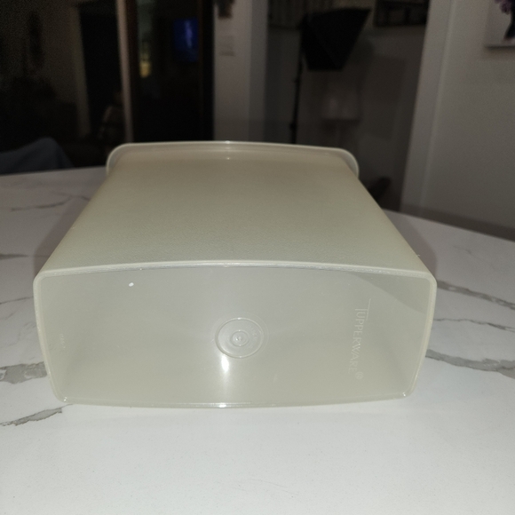 RARE VINTAGE Large Brown Tupperware Cereal Keeper 10" X 4.5" - Picture 5 of 10